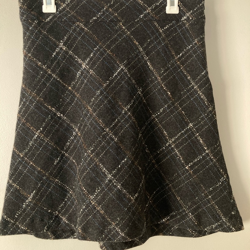 Old navy black plaid like skirt size 8